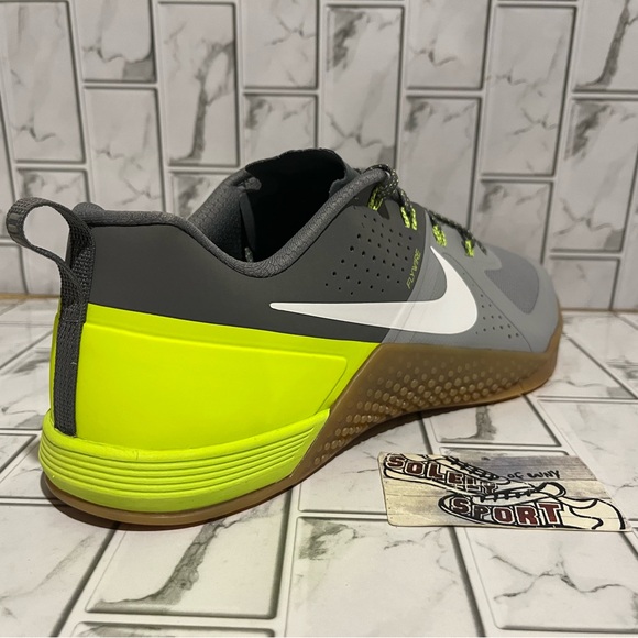New Nike Metcon 1 Trainer Gym Workout Running Shoes Grey Volt CrossFit Mens 15 - Picture 9 of 12